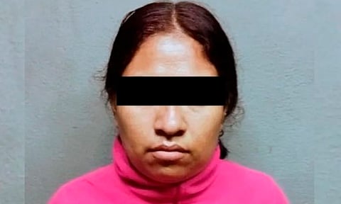 Mujer es detenida en Apodaca por tratar a su pareja como perro
