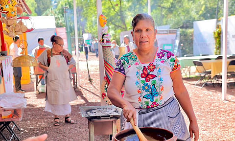 Cocineras tradicionales, tesoro ancestral que con tu voto podría ganar los Premios Excelencias Gourmet
