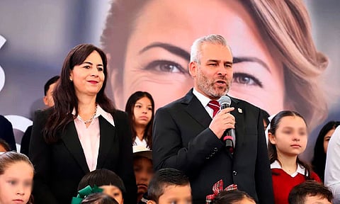 SEE equipa más de 3 mil escuelas de todo Michoacán