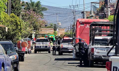 Grave carnicero al ser atacado a balazos en su negocio