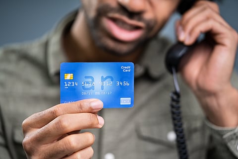 ¿Compré un artículo caro durante la madrugada? Así te estafan vía telefónica o mensaje