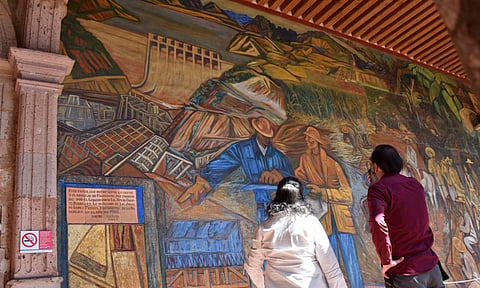 Conoce la historia de Michoacán a través de los murales de Zalce