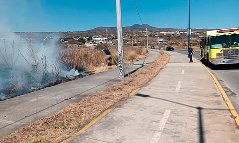 Incendio consume dos hectáreas en Avenida Madero Poniente, Morelia