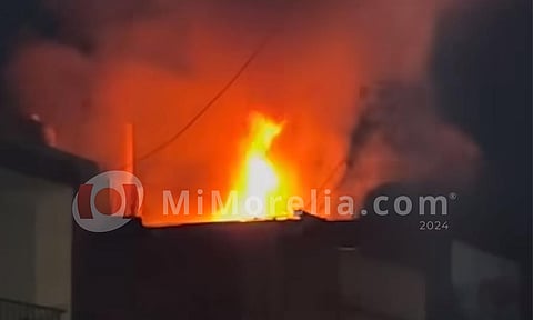 Arde domicilio en la colonia Lomas de Guayangareo de Morelia  [VIDEO]