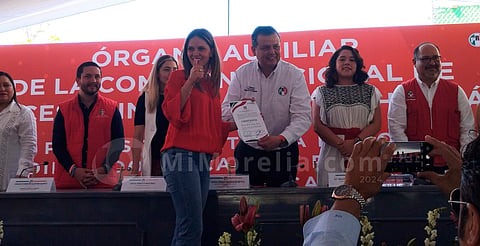 Entrega PRI constancias a candidatos michoacanos 