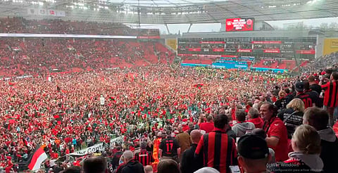 "Chicharito" Hernández felicita a su exequipo por ganar la Bundesliga alemana. Esto le responden [VIDEO]