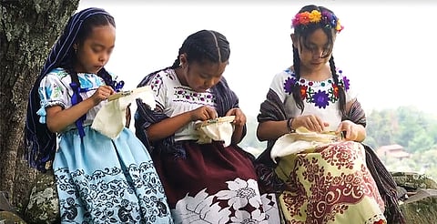 Niñas de Tzintzuntzan dan mensaje por la no discriminación