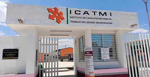 Icatmi Villas del Pedregal ofrece 12 especialidades y más de 50 cursos, entre ellos reparación de celulares