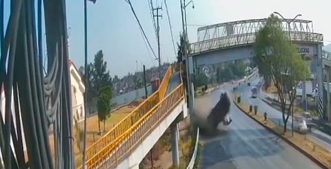 Perdió el control del auto y volcó; así fue el accidente que cobró dos vidas en Morelia [Video]