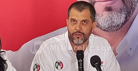 Sin declinar y sin cierre de campaña, adelanta René Valencia