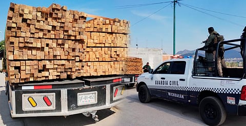 Decomisa Guardia Civil 580 tablas de madera de pino, en Hidalgo