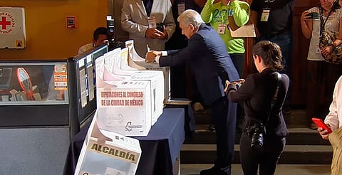 AMLO emite su último voto como presidente de México