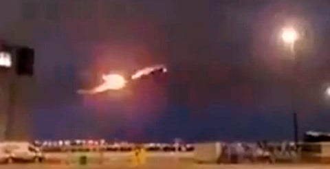 Avión se incendia tras despegar y aterriza de emergencia [VIDEO]