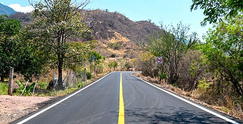 Rehabilita SCOP tramo Coalcomán-Tepalcatepec para beneficio de 34 mil habitantes