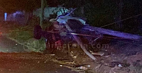 Accidente vehicular deja 1 muerto y 2 heridos en el camino Morelia-La Concepción 