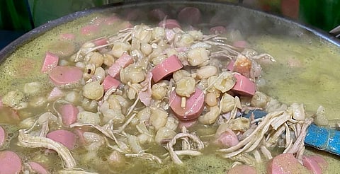 Gobierno de Guanajuato respalda Pozole de Salchicha, "está delicioso" dicen 