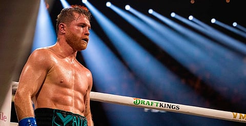 Le quitan su cinturón supermediano al Canelo Álvarez, aquí te decimos porqué 