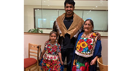 Tenoch Huerta se reencuentra con Feliciana, la rebocera michoacana