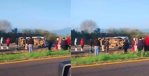 Vuelca camioneta de jornaleros en Tiripetío, hay 4 heridos
