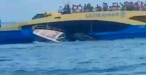 Yate se hunde tras chocar con ferry en Islas Mujeres [VIDEO]