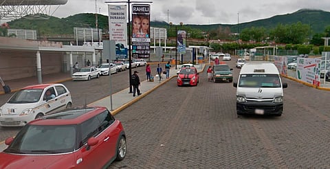 Prohíben a combis ruta Gris entrar a la TAM por pasajeros; alistan queja
