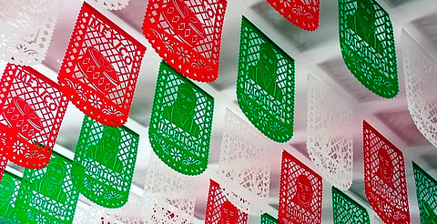 Aprende a hacer papel picado para las fiestas patrias en el Colegio de Morelia