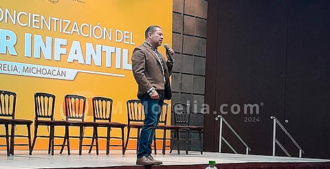 Oncólogo Esteban López Gaitán presenta la conferencia “Disruptores endocrinológicos y cáncer” 