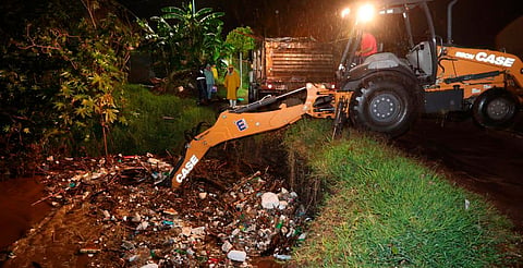 Con limpieza de dren, aljibes y desinfección, personal municipal apoya a afectados por lluvias: PC Morelia