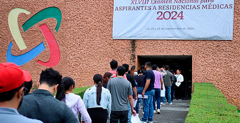 Cerca de 9 mil médicos buscan una residencia médica en Morelia