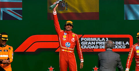 Carlos Sainz se lleva el GP de México y Sergio Pérez termina en el lugar 17 