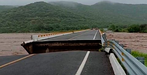 Aun sin declaratoria de emergencia en Michoacán tras paso de “John”, señala Bedolla