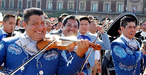 Más de mil 100 mariachis cantan al unísono y rompen récord mundial [VIDEO]