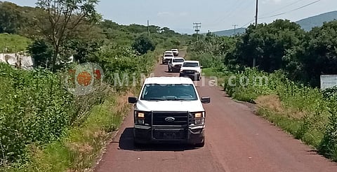 Reportan enfrentamiento a balazos entre grupos de delincuentes en los limites de Apatzingán y Parácuaro