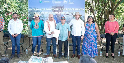 Compesca entrega 500 toneladas de cemento a productores acuícolas