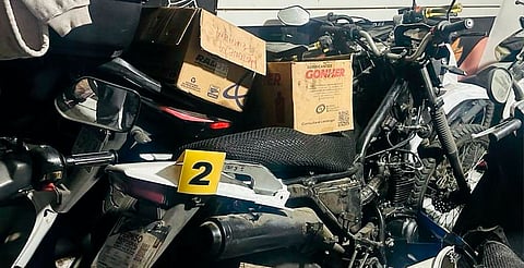 FGE catea taller de motocicletas en Morelia, asegura una con reporte de robo y un permiso de circulación falso