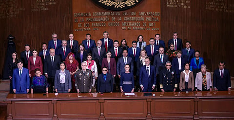 Bedolla asiste al aniversario de la Constitución Mexicana