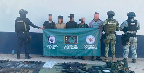 Aseguran a cinco hombres armados y más de 2 mil cartuchos en Apatzingán
