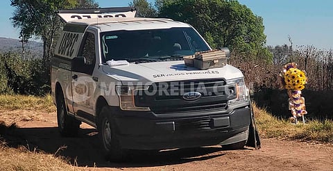 Hallan a pareja asesinada a un costado de la carretera a Teremendo