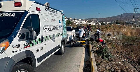 Motociclista es atropellada por camioneta en Villas del Pedregal, Morelia 