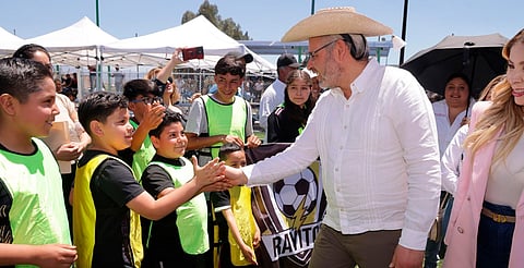 Cancha de futbol 7 en Ciudad Hidalgo, ejemplo de construcción de paz: Bedolla