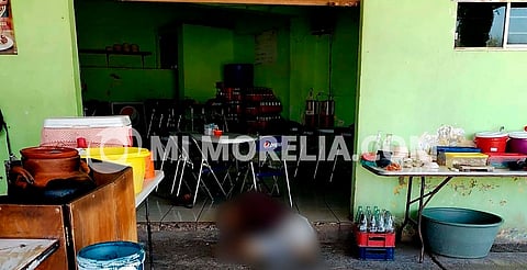 Asesinan a balazos a un hombre frente a negocio de comida en Tarímbaro