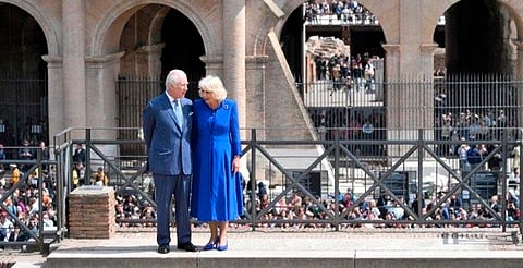 Carlos III y Camilla visitan al Papa en su aniversario de bodas