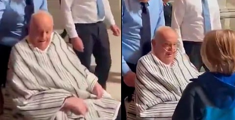 Con poncho y sin sotana: así apareció el papa Francisco en el Vaticano [VIDEO]