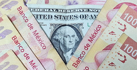 El dólar retrocedió por quinta jornada consecutiva a nivel global, acumulando baja del 3.26%