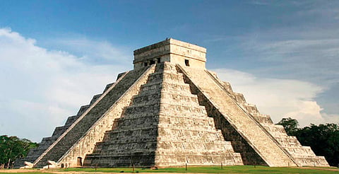 Hasta $100 mil de multa por subir a la pirámide de Chichén Itzá