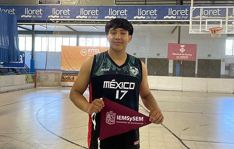 Estudiante michoacano triunfa en torneo internacional de básquetbol