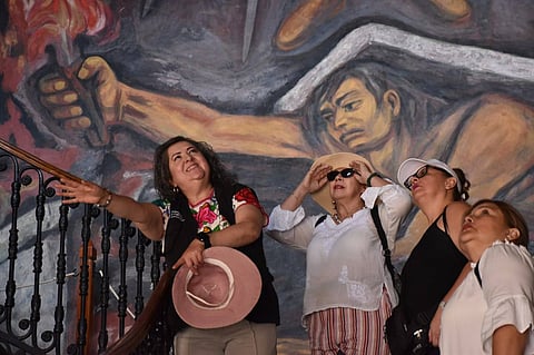 Estas vacaciones descubre los murales de Alfredo Zalce en el Palacio de Gobierno de Michoacán