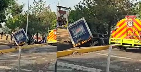 Vuelca camión refresquero en Periférico de Morelia; afecta circulación [VIDEO]
