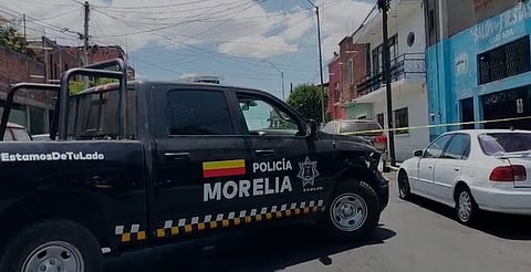 Atacan a balazos a motociclista en Morelia; huye herido y pide ayuda