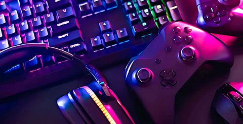 La narrativa, los logros desbloqueables y la socialización virtual iniciaron en salones arcade y consolas como Super Nintendo y PlayStation